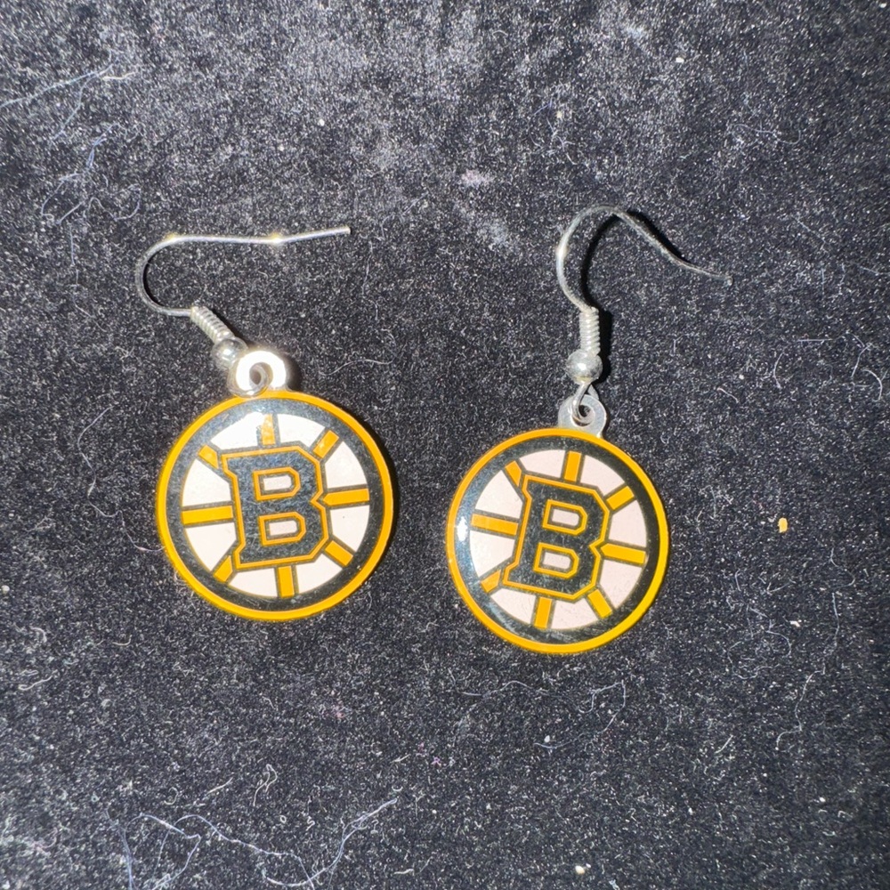 Boston Bruins Logo Earrings Silvertone